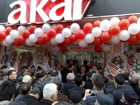 Akar mobilyadan yeni teşhir salonu
