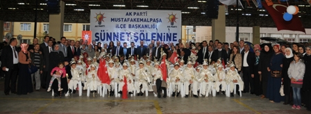 Ak Partiden toplu sünnet şöleni