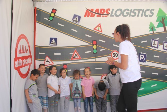 ‘Akıllı Tır Akıllı Çocuklar Projesi’ İlçede