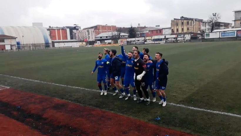 Kırmızı Şimşekler Galip 3-0