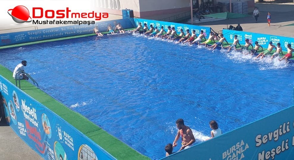 Neşeli Havuzlar, Mutlu Çocuklar