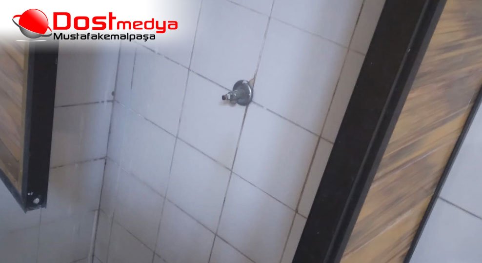 Cami'nin Tuvaletindeki Çeşmeleri Çaldılar