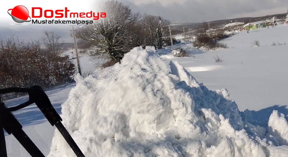 Mustafakemalpaşa Dağ Köyleri'nde Kar 2.5 Metreye Ulaştı