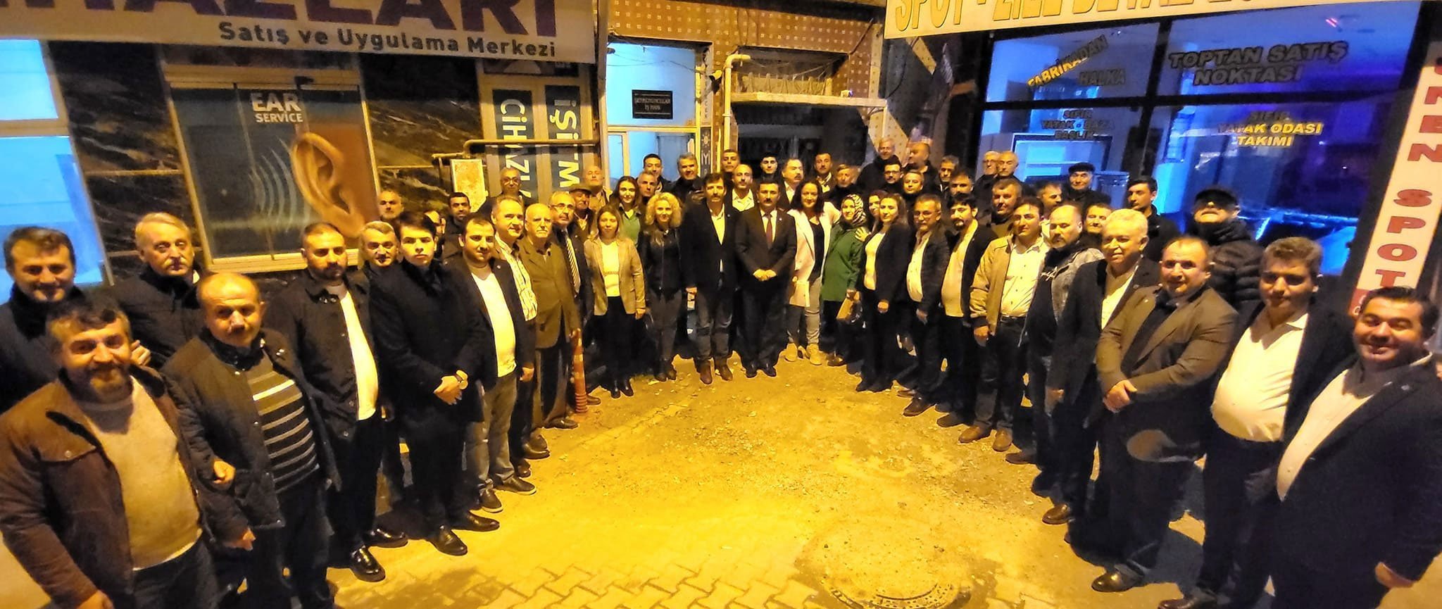 Selçuk Türkoğlu'na Mustafakemalpaşa'da Yoğun İlgi
