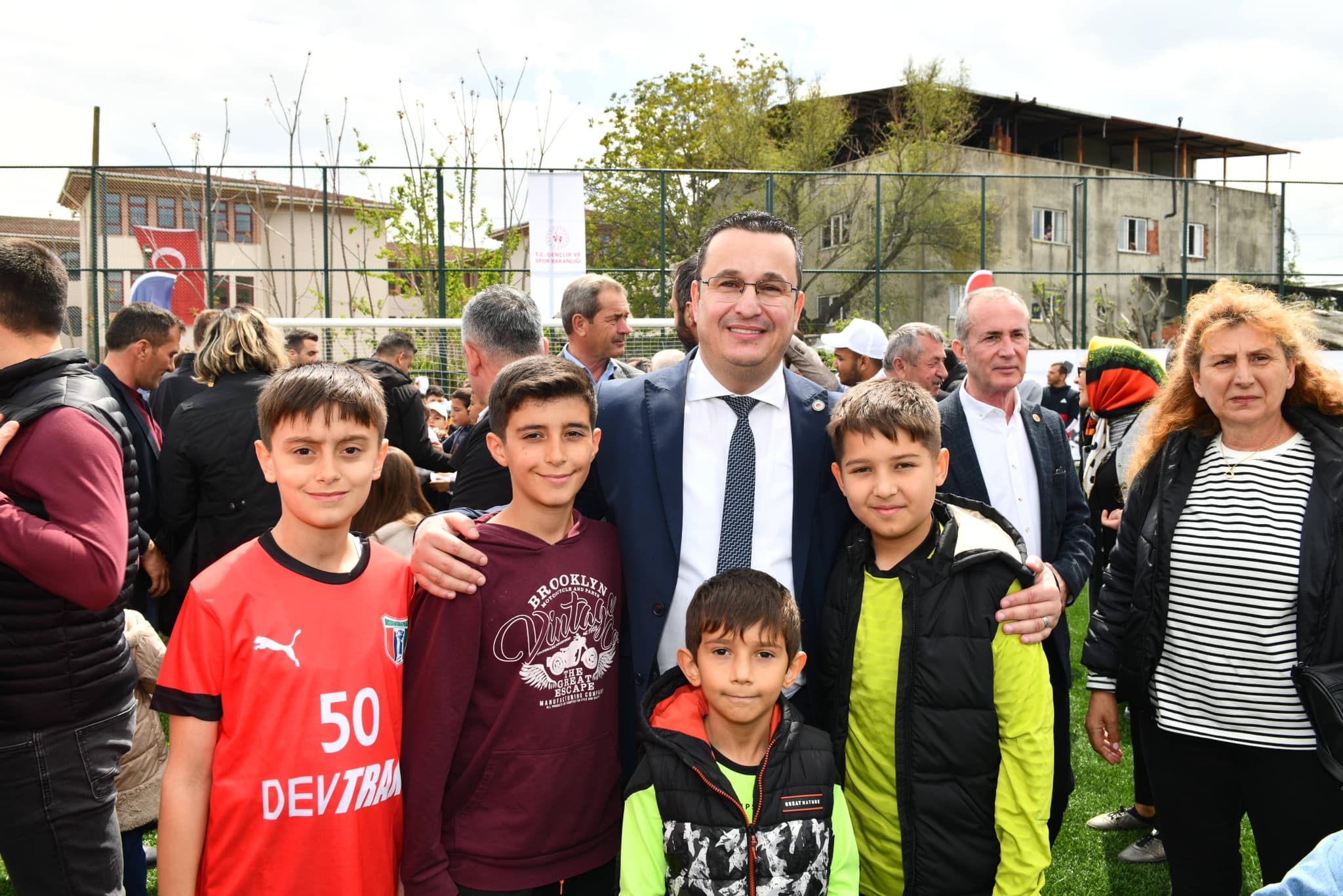 Diş Hastanesi ve Akar Spor Tesisleri Törenle Açıldı