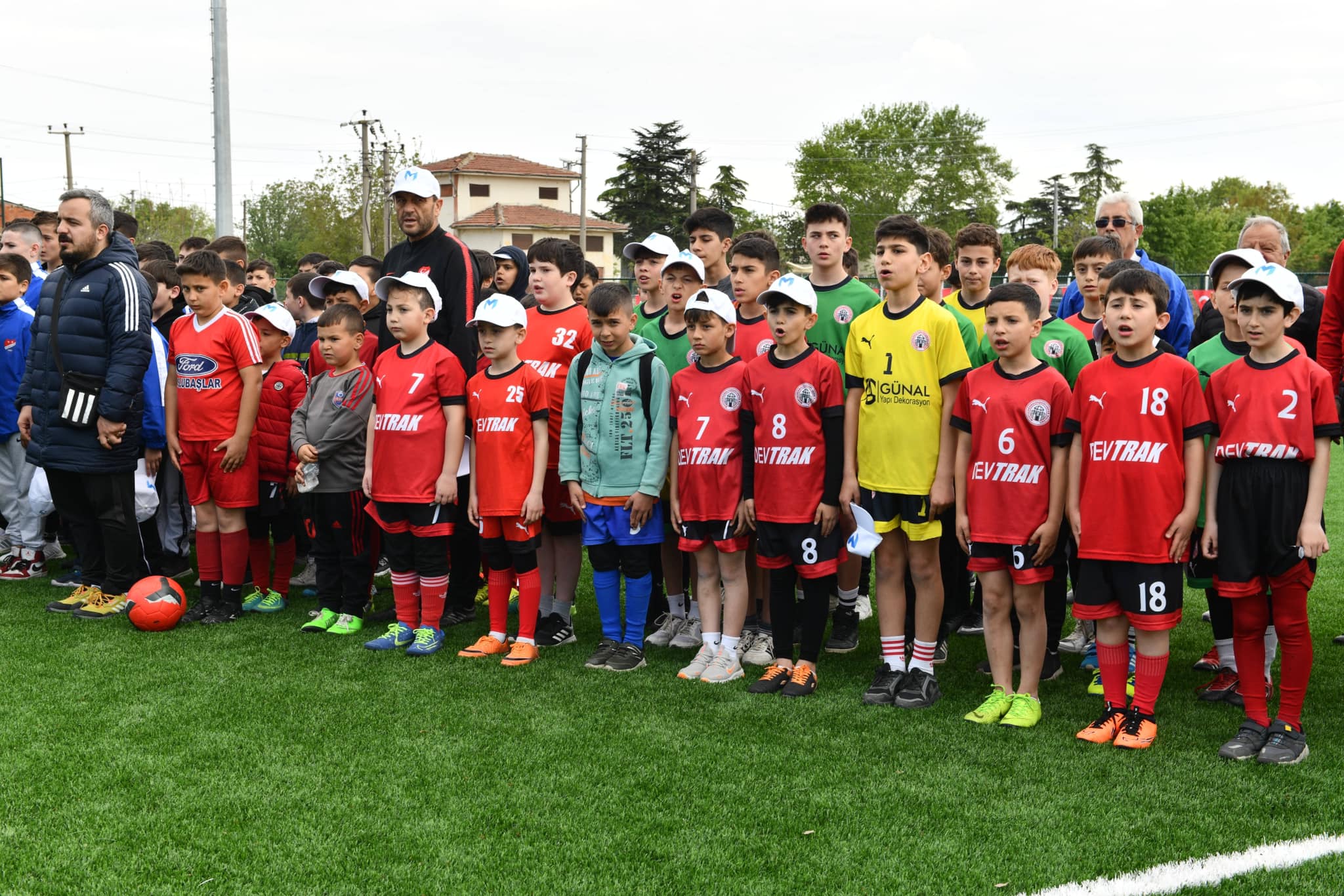 Diş Hastanesi ve Akar Spor Tesisleri Törenle Açıldı