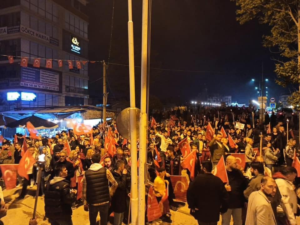 Mustafakemalpaşa'da Fener Alayı Yürüyüşü Gerçekleştirildi