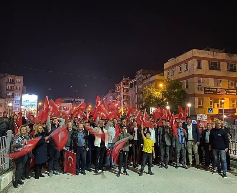 Mustafakemalpaşa'da Fener Alayı Yürüyüşü Gerçekleştirildi