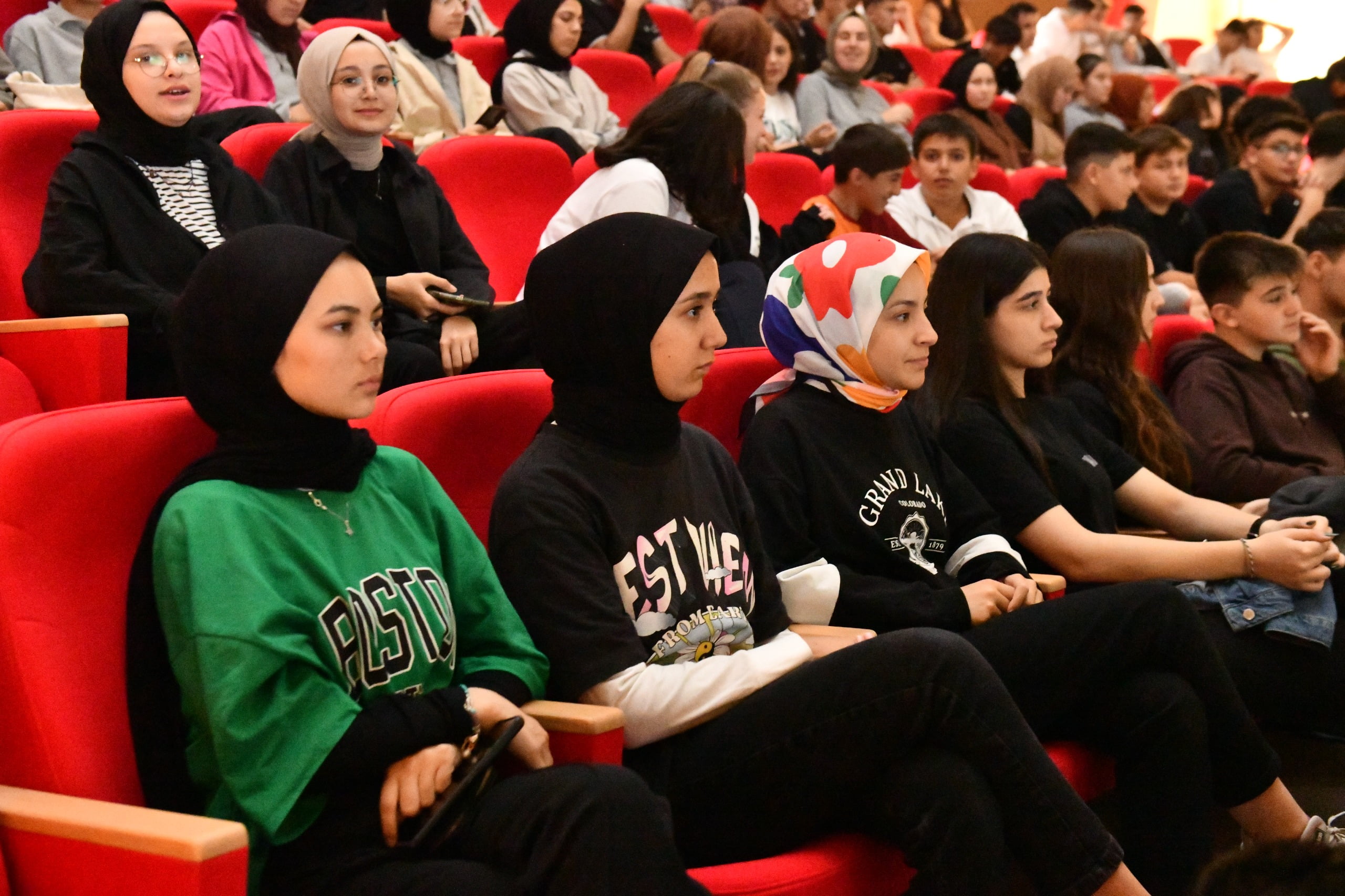 GENÇ BAŞKANDAN ÖĞRENCİLERİN BAŞARI ORANINI ARTIRACAK ÖZEL PROJE