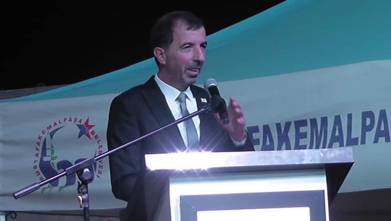 Necip Şen "Ne mutlu ki beraber ıslandık yağan yağmurda.."