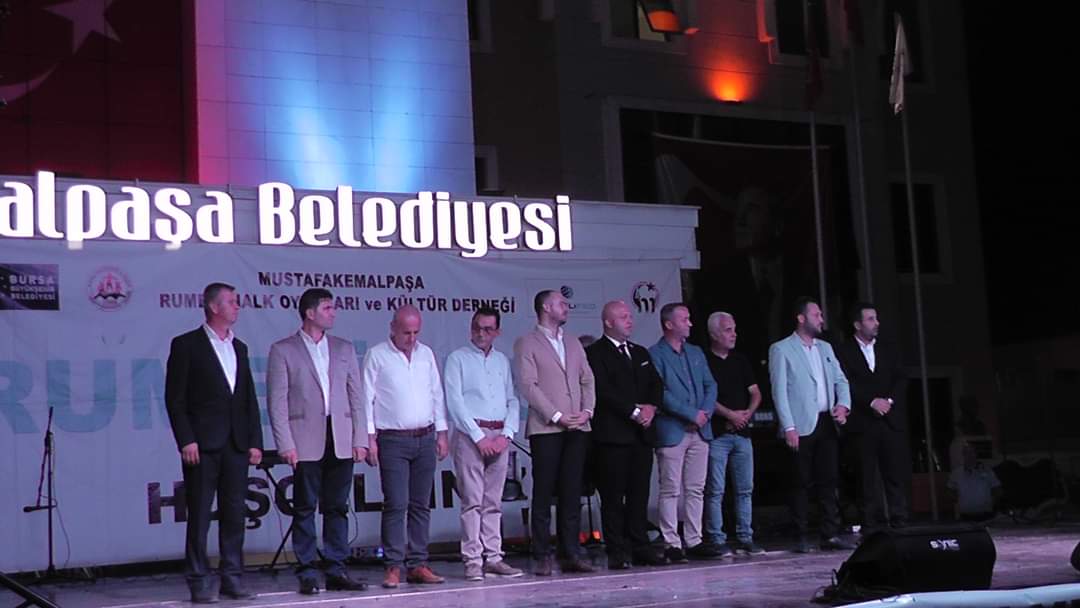 Necip Şen "Ne mutlu ki beraber ıslandık yağan yağmurda.."