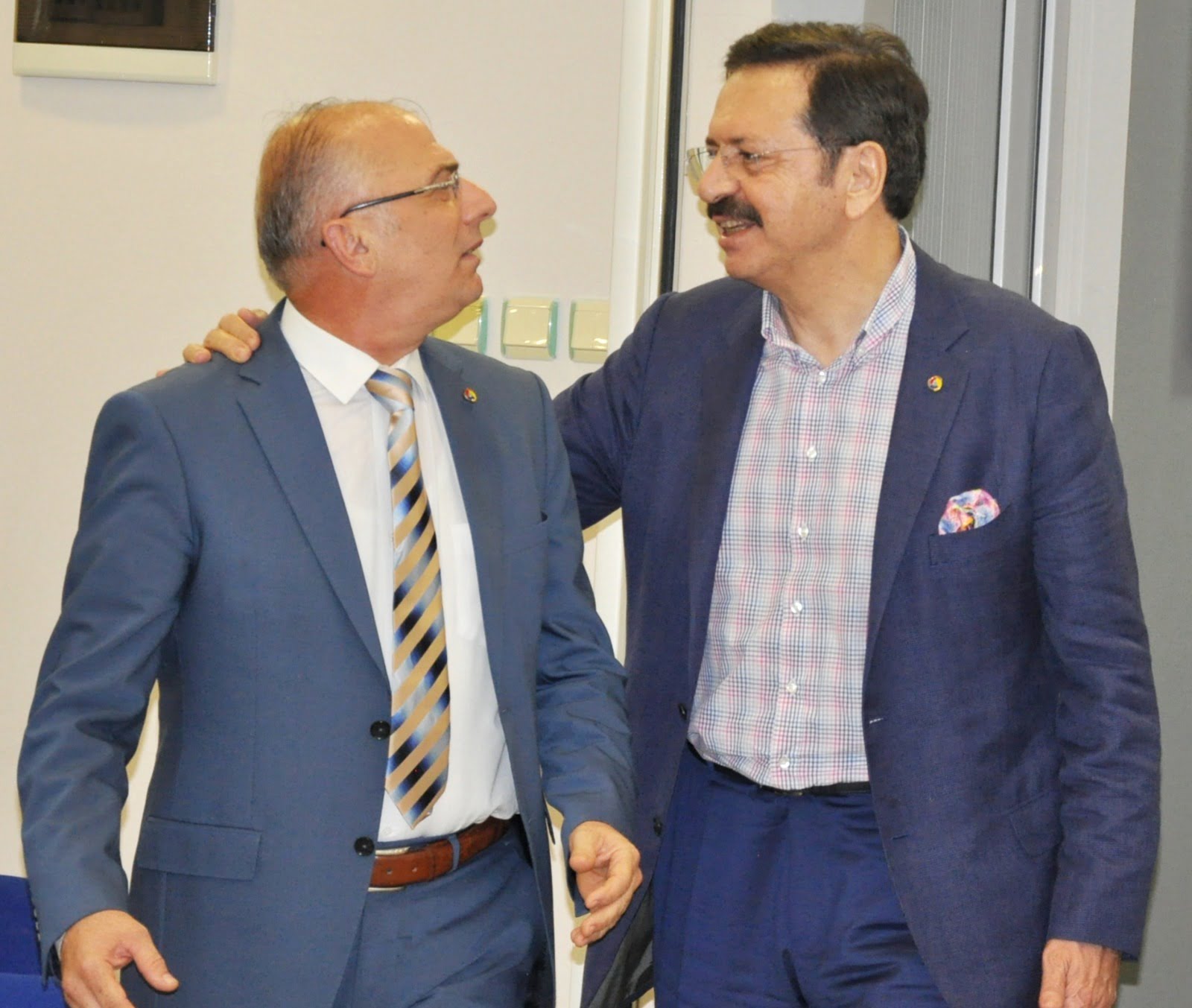 Akkoyunlu'dan Hisarcıklıoğlu'na Kutlama