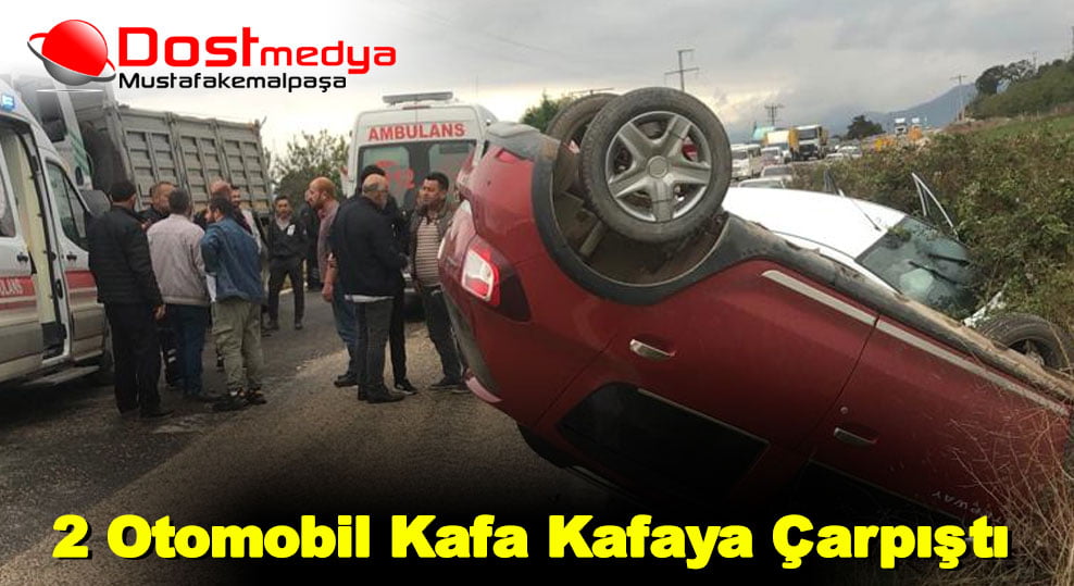 2 Otomobil Kafa Kafaya Çarpıştı