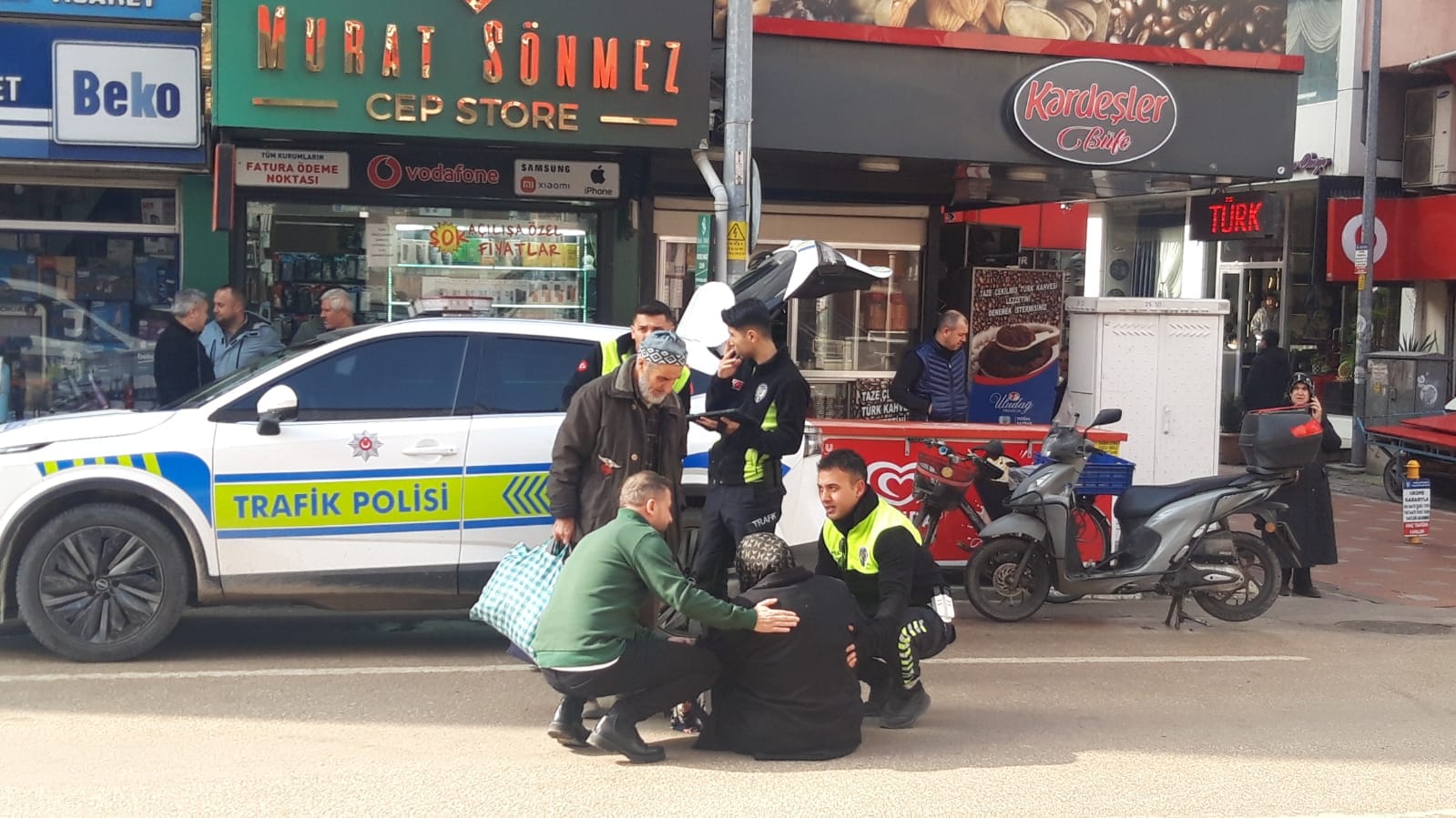 Bursa Caddesi'nde Yaşlı Kadına Elektrikli Motor Çarptı