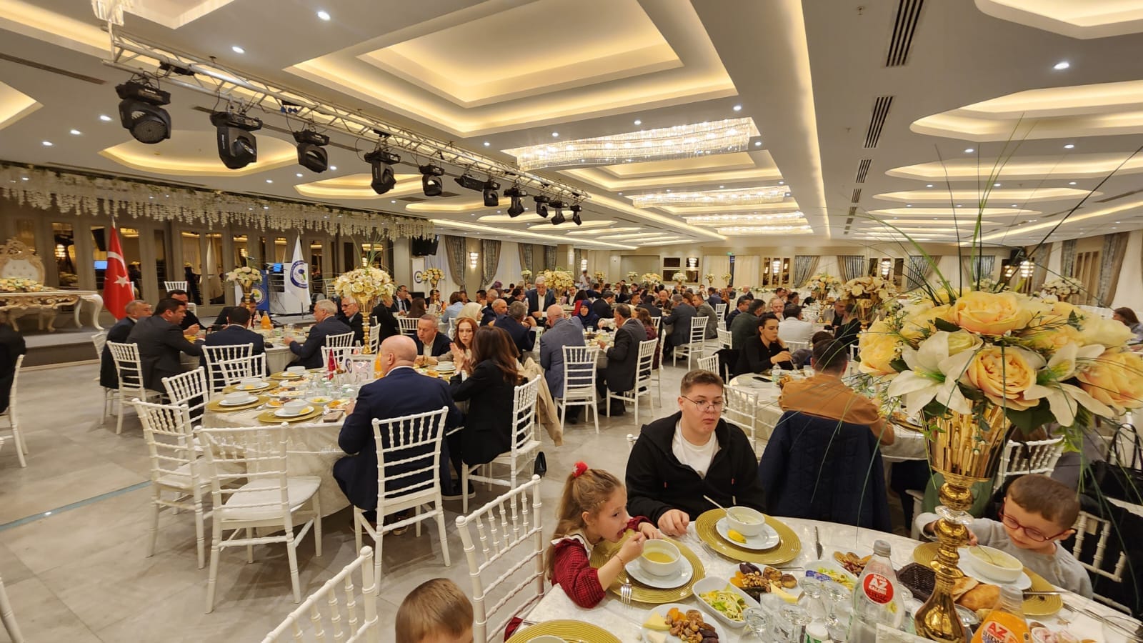 İş ve Siyaset Dünyasını Biraraya Getiren İftar