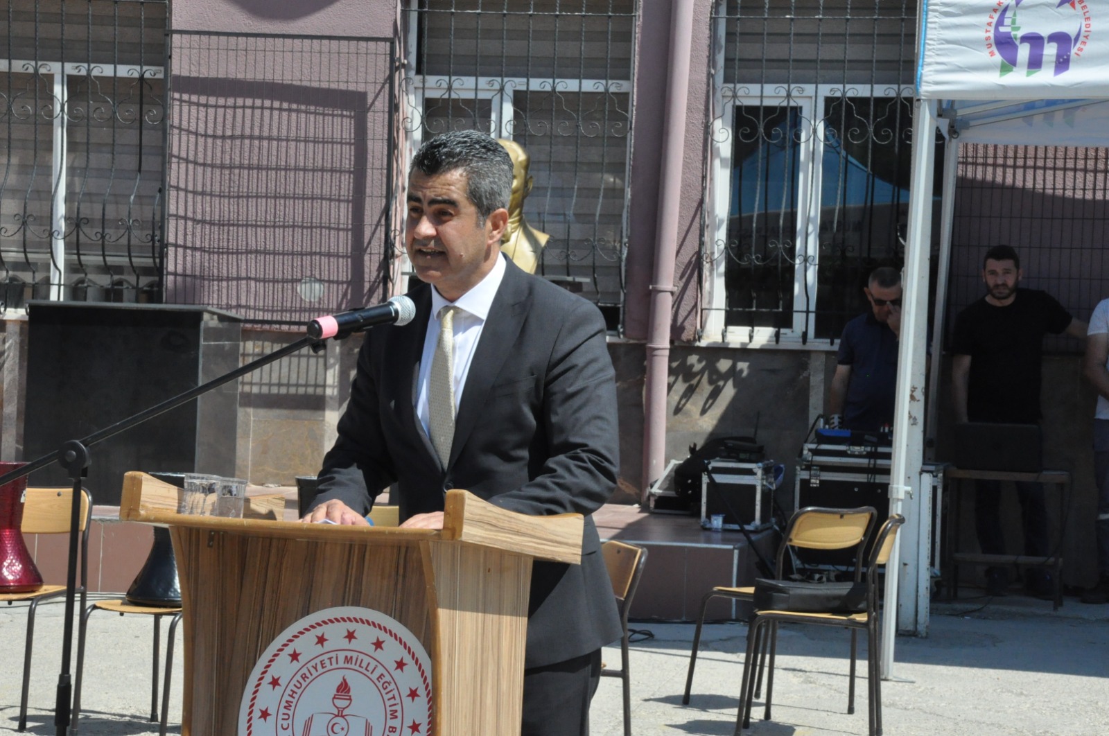 HEM’DE EL EMEĞİ GÖZ NURU ESERLER SERGİSİ