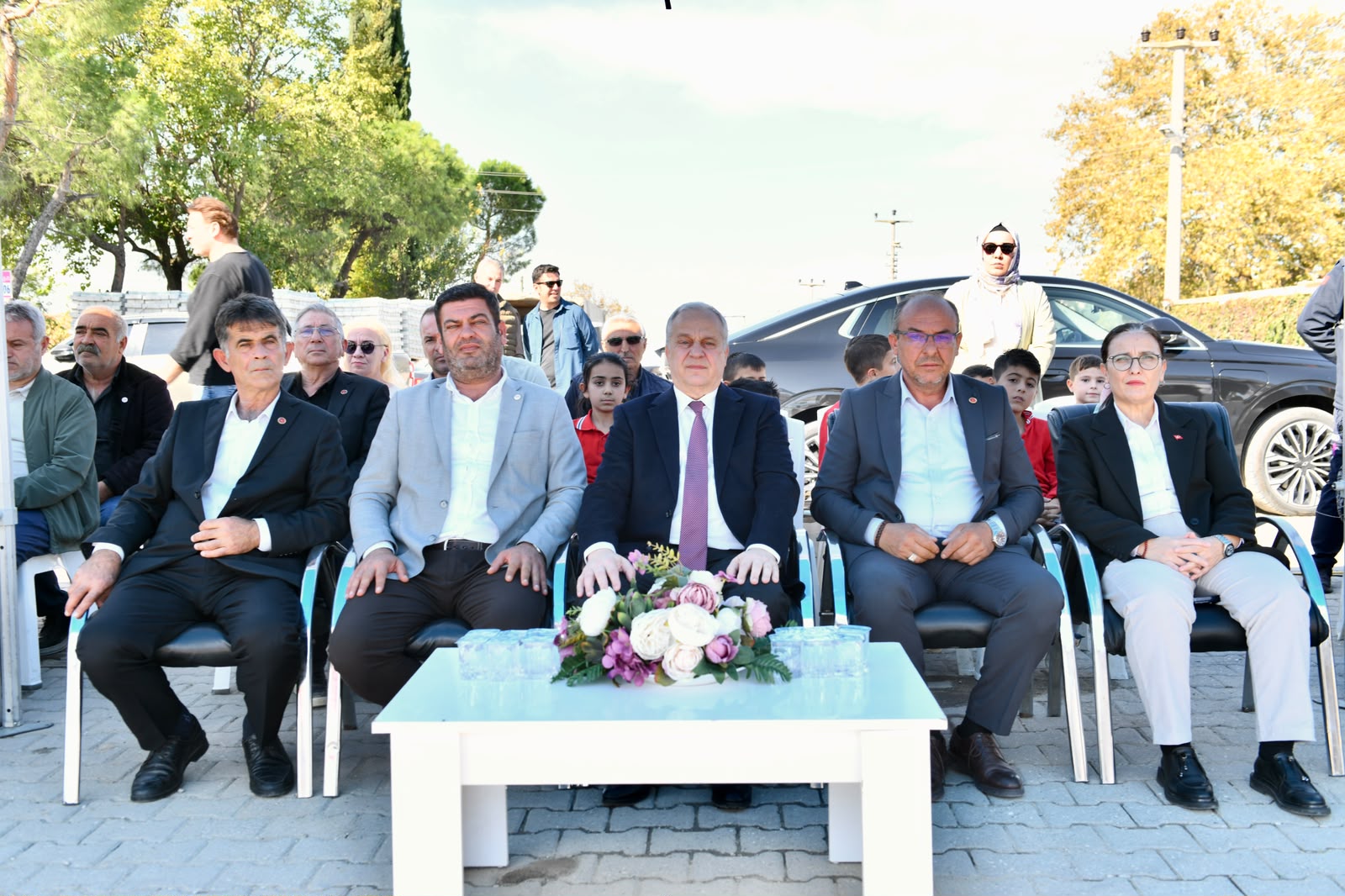 BELEDİYEDEN YENİ SPOR SAHASI